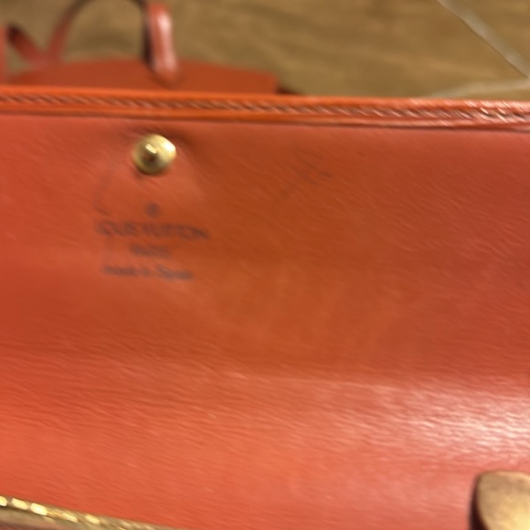 Authentic LV handbag and wallet combo - Picture 11 of 11